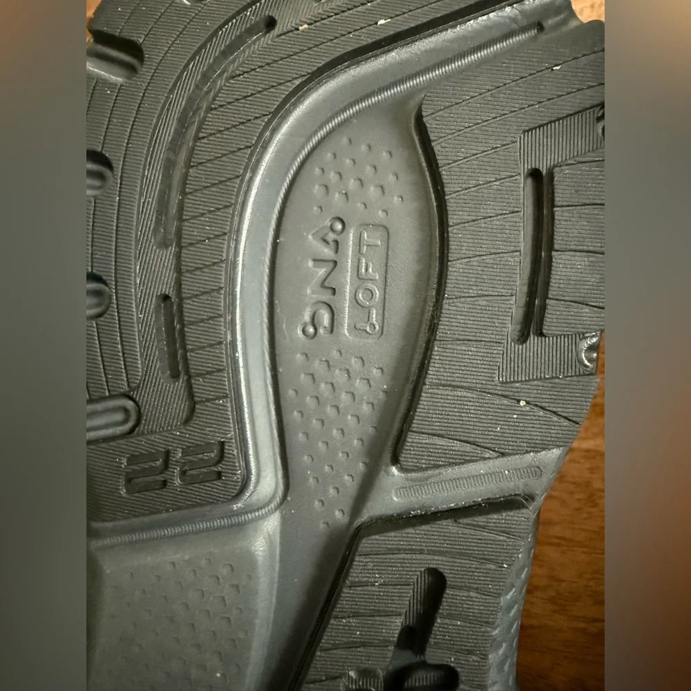 EUC Men’s Brooks Adrenaline GTS 22  - Size 11 Medium (D) - Picture 5 of 8